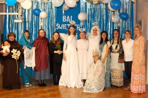 Bal swietych -202310